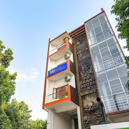 Fabexpress Ss Grand Banthra Sikandarpur Exterior foto